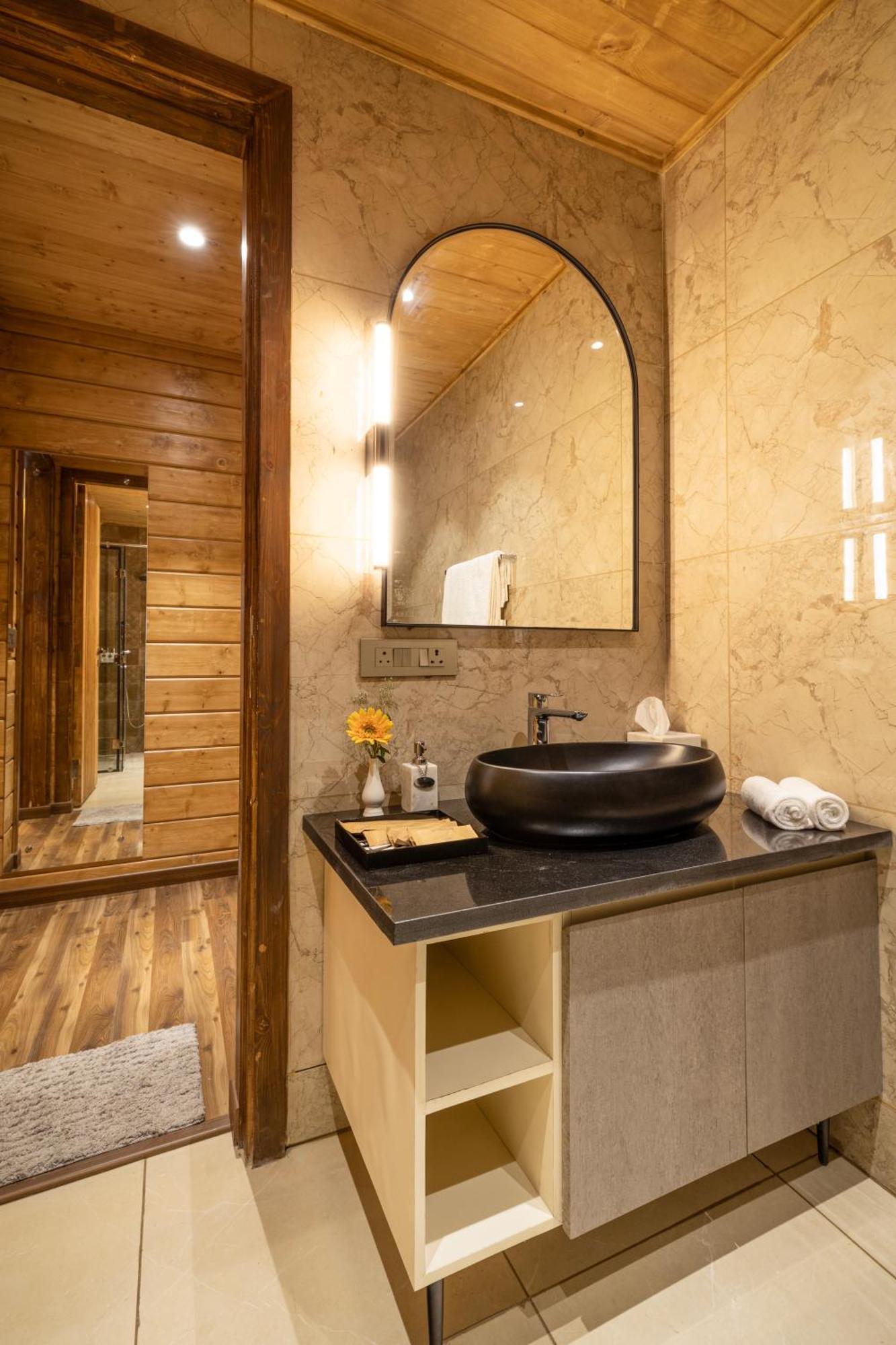 Ama Stays & Trails Kashi House, Rishikesh Ngoại thất bức ảnh