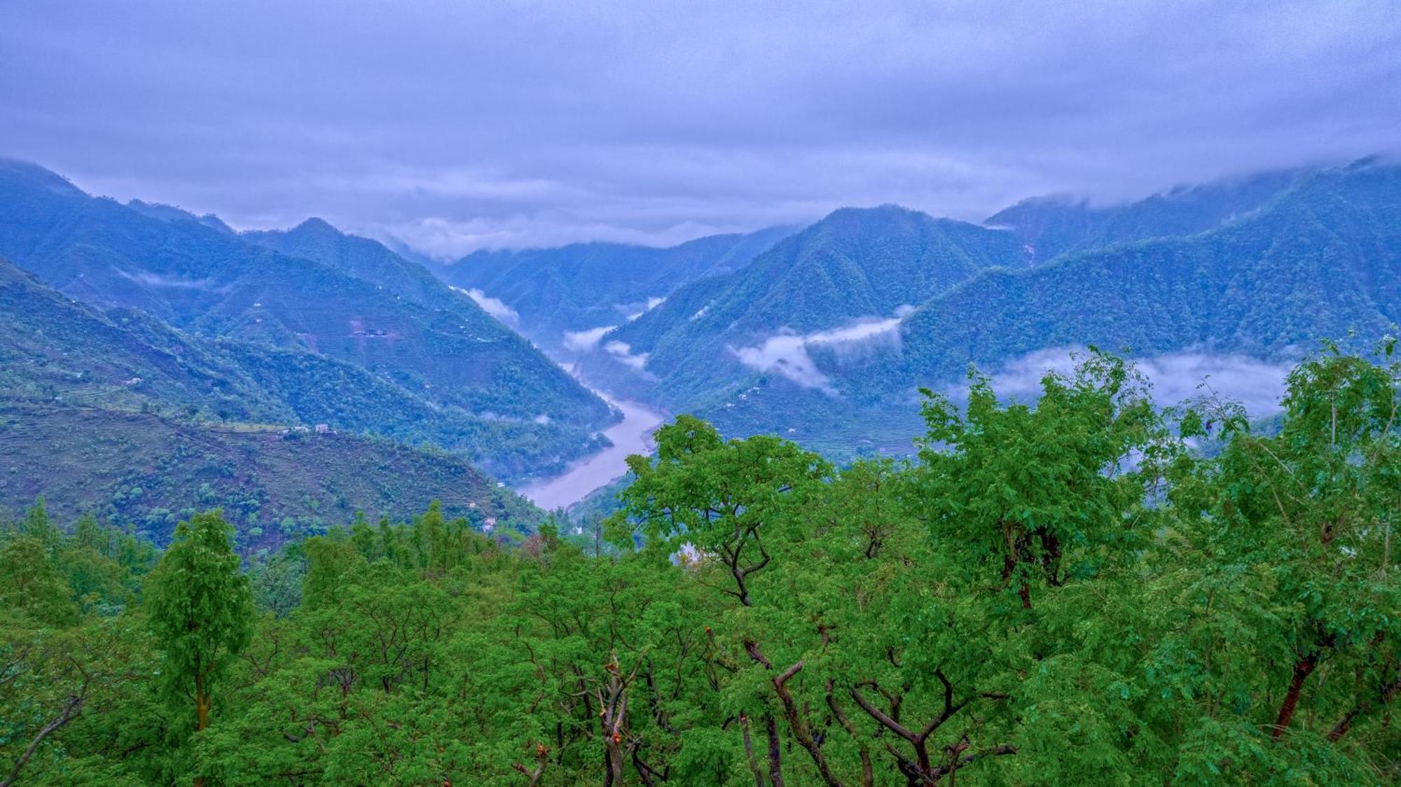 Ama Stays & Trails Kashi House, Rishikesh Ngoại thất bức ảnh