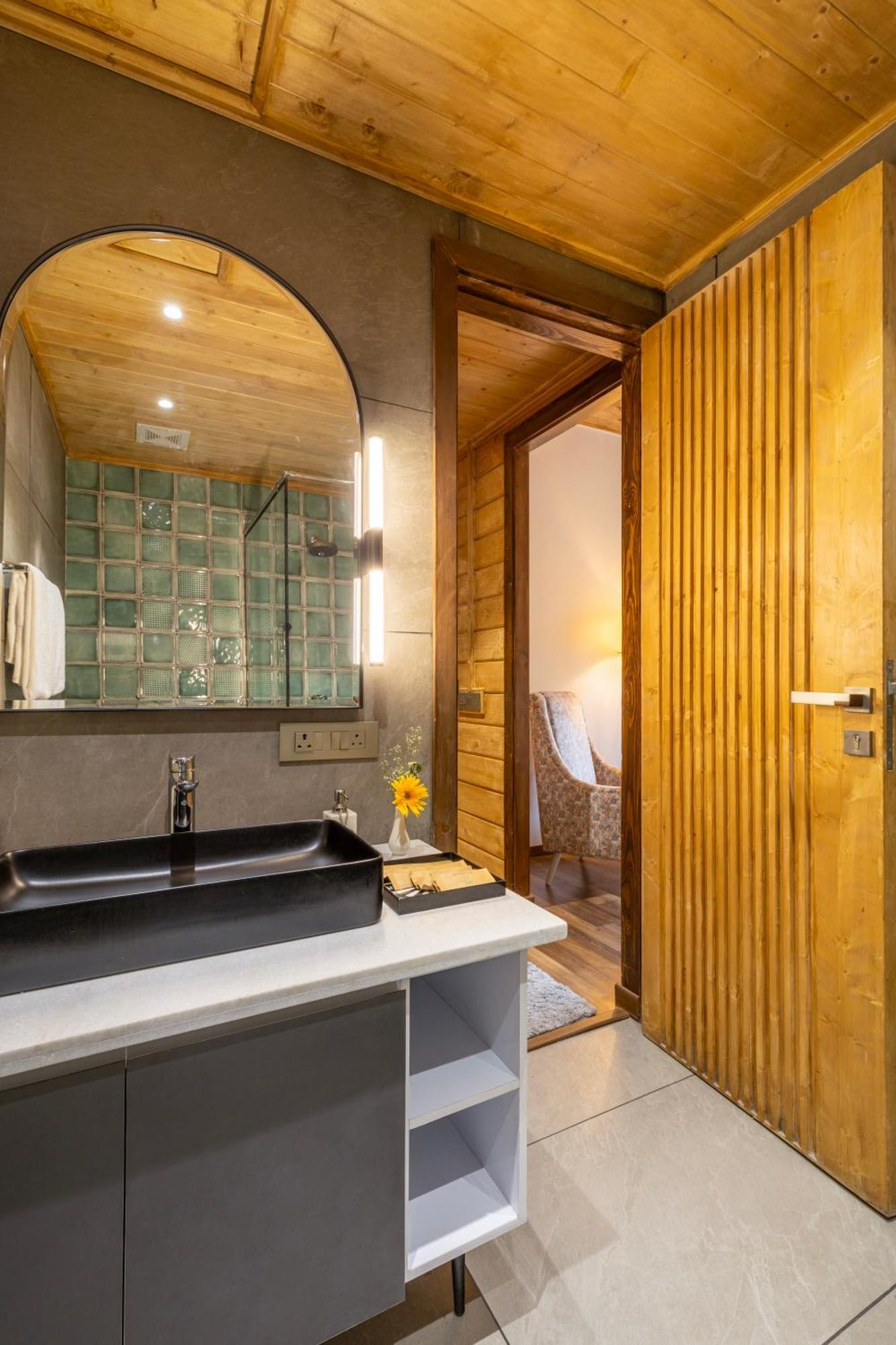 Ama Stays & Trails Kashi House, Rishikesh Ngoại thất bức ảnh